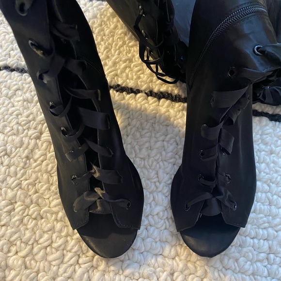 Thigh Hi, Peep Toe, Black Satin Lace Up High Heeled Boot Size 8 NEW - Picture 2 of 2
